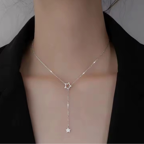 Jewelry - Elegant Silver Star Pendant Necklace